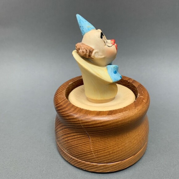 Vintage Clown Rotating Music Box Westland Send In The Clowns Made In Taiwan - Picture 5 of 8